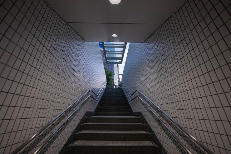 Corrimão de Parede Inox: Beleza, Segurança e Durabilidade para sua Casa